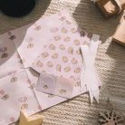 Pusheen cicás ajándékcsomagoló szett (2 ív 50x70m-es csomagolópapír, gyorsmasni, ajándékkísérő matrica)